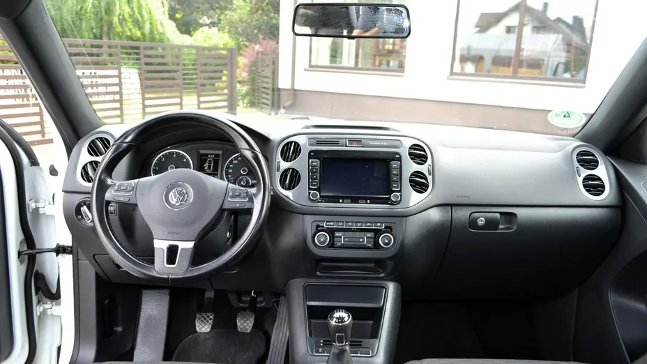 VOLKSWAGEN Tiguan -