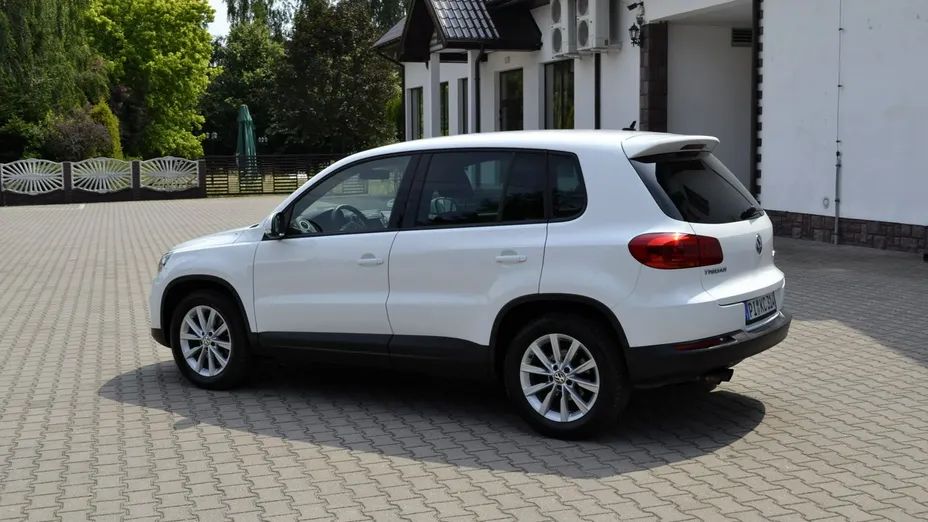 VOLKSWAGEN Tiguan -