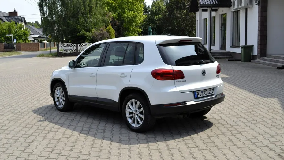 VOLKSWAGEN Tiguan -