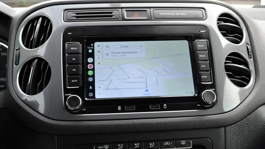 VOLKSWAGEN Tiguan -