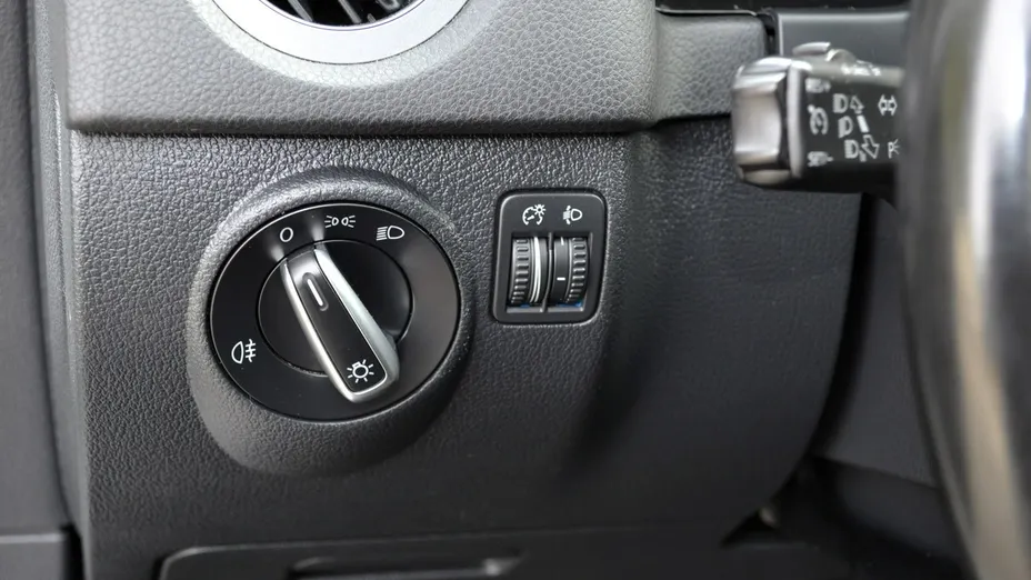 VOLKSWAGEN Tiguan -