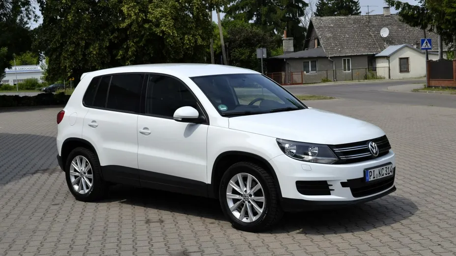 VOLKSWAGEN Tiguan -