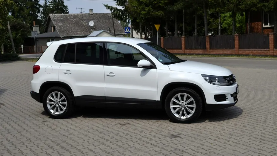 VOLKSWAGEN Tiguan -