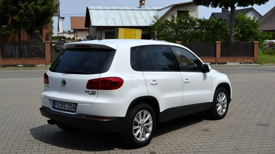 VOLKSWAGEN Tiguan -