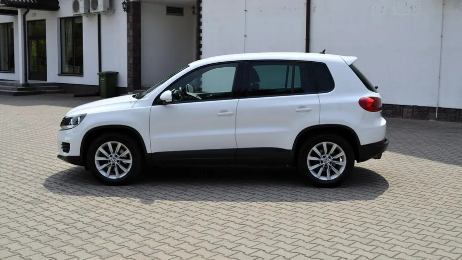 VOLKSWAGEN Tiguan -