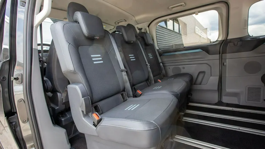 FORD Tourneo Custom -