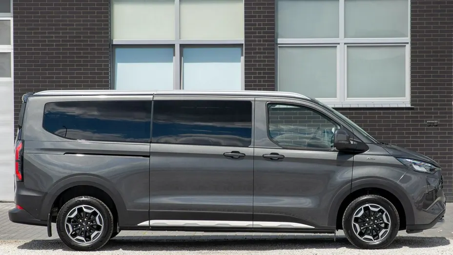 FORD Tourneo Custom -