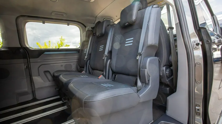 FORD Tourneo Custom -