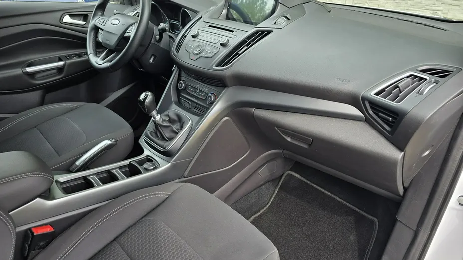 FORD Kuga -