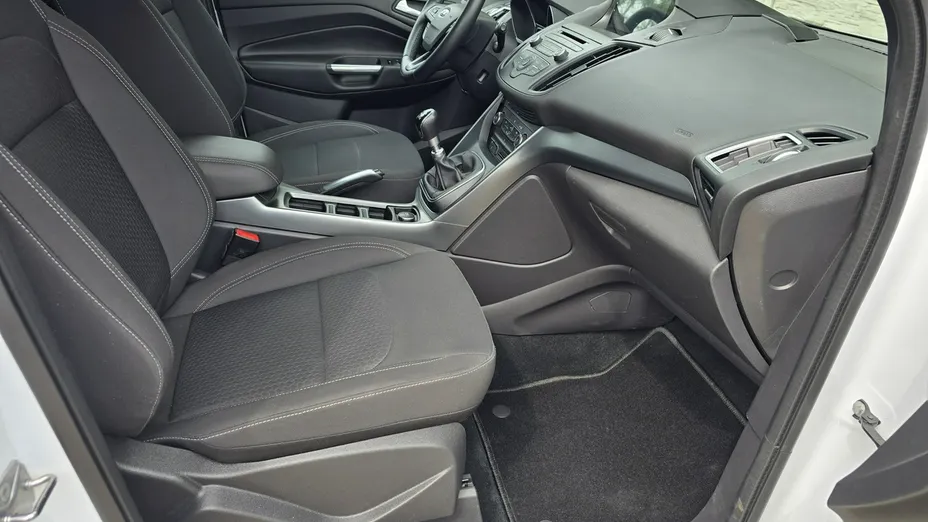FORD Kuga -