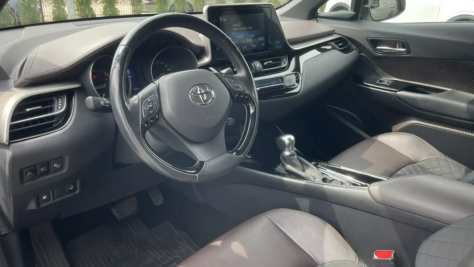 TOYOTA C-HR -