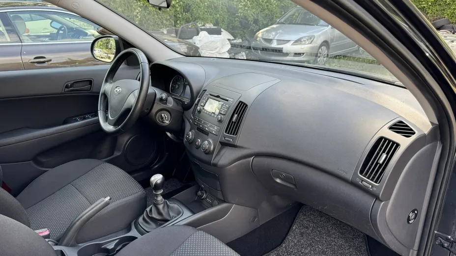 HYUNDAI i30 -
