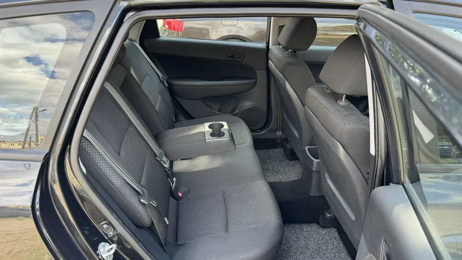 HYUNDAI i30 -