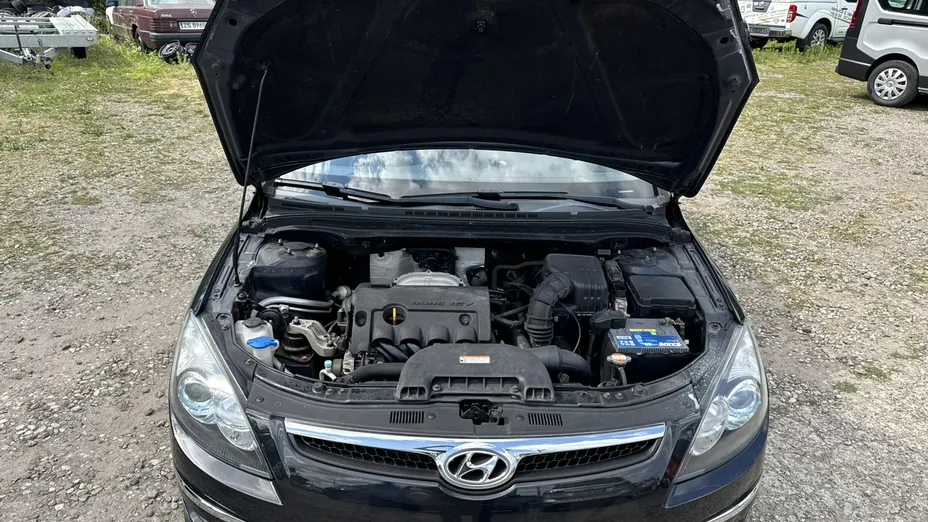 HYUNDAI i30 -