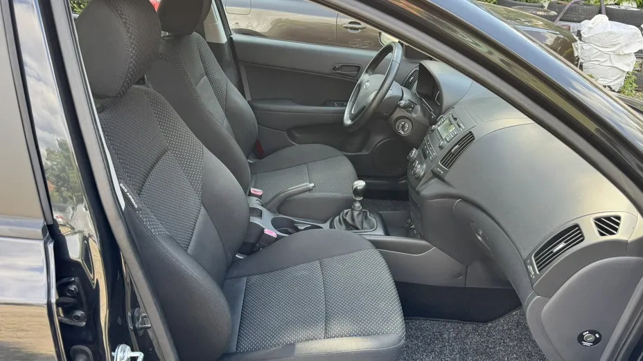 HYUNDAI i30 -
