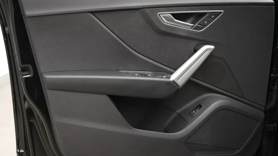 AUDI Q2 -