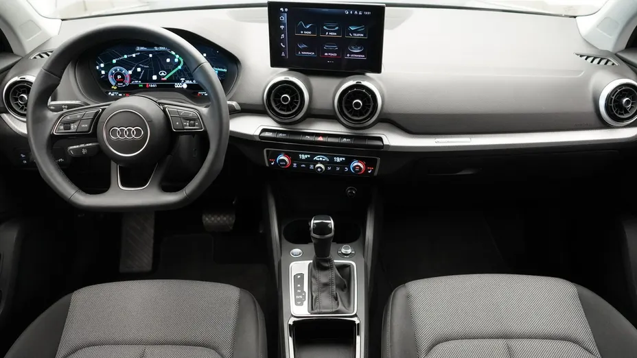 AUDI Q2 -