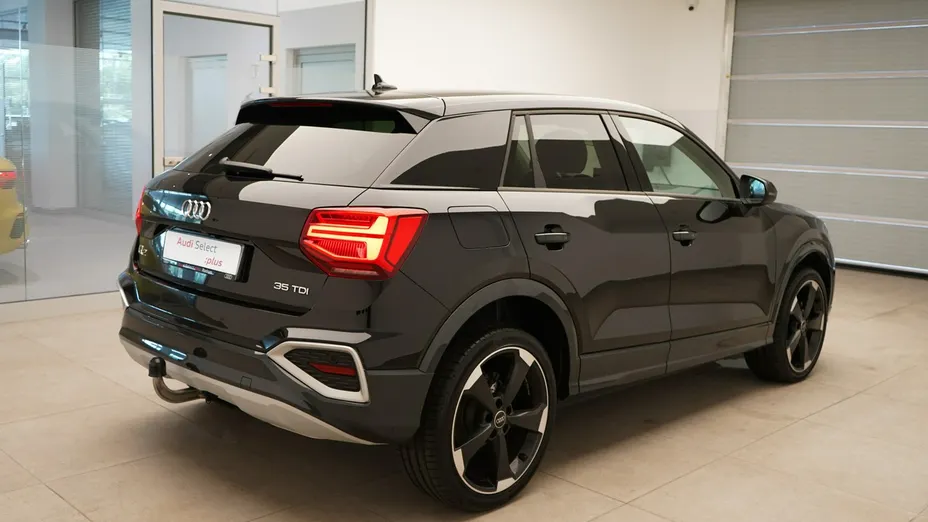 AUDI Q2 -