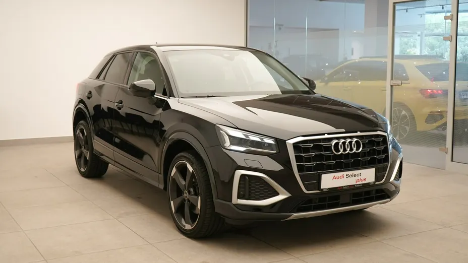 AUDI Q2 -
