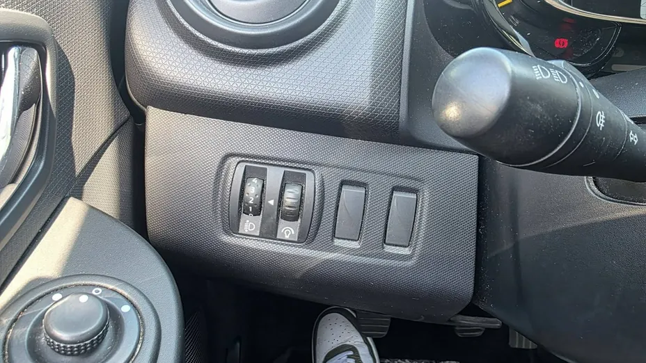 RENAULT Clio -