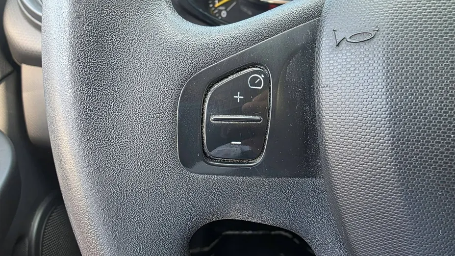 RENAULT Clio -
