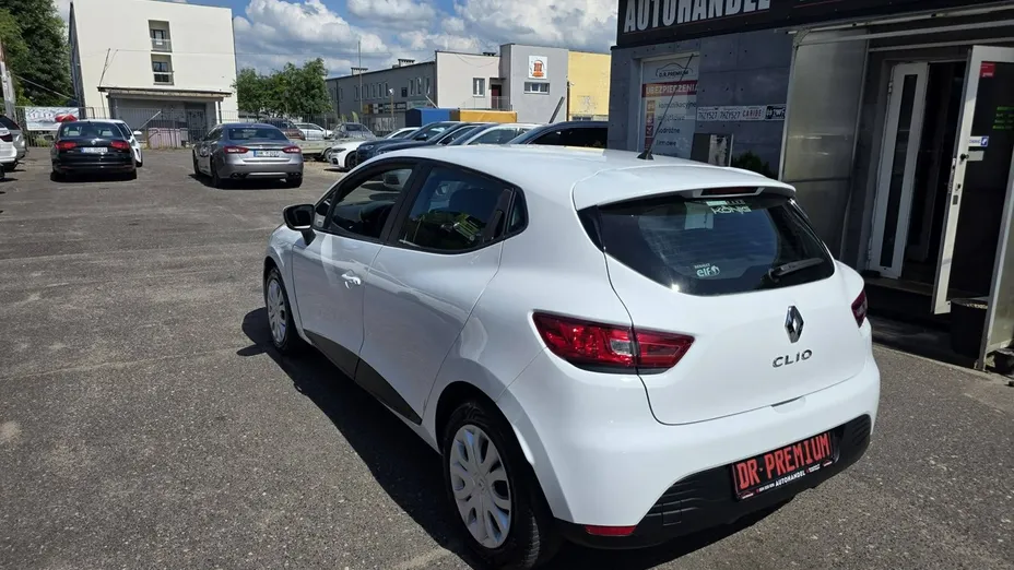 RENAULT Clio -