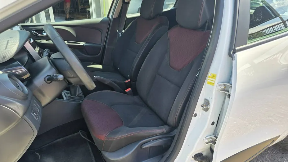 RENAULT Clio -