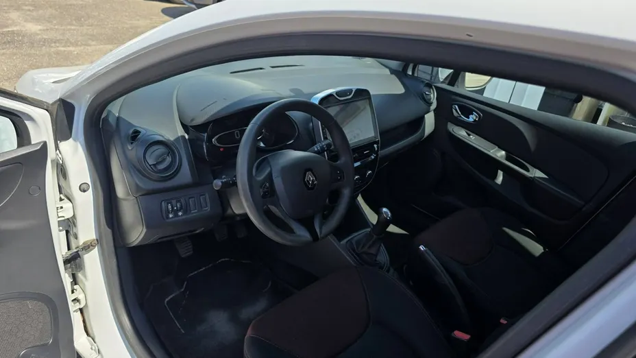 RENAULT Clio -