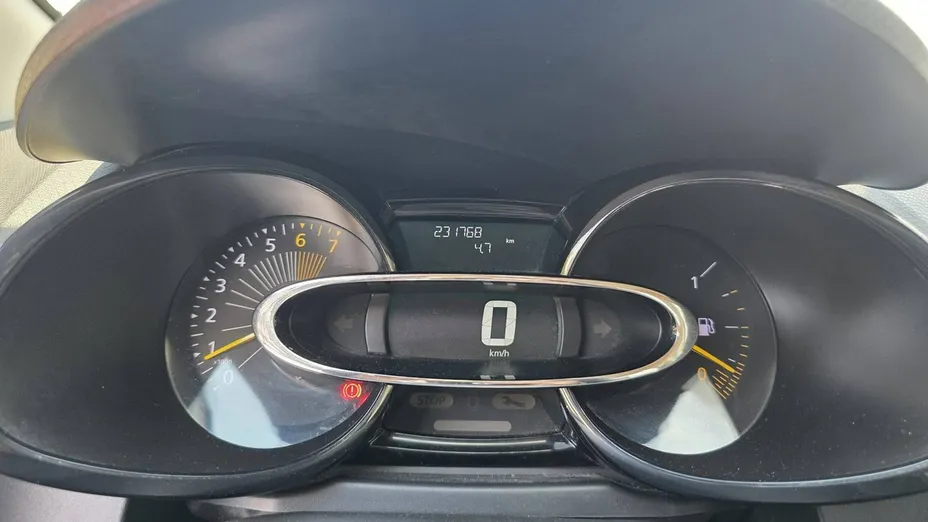 RENAULT Clio -