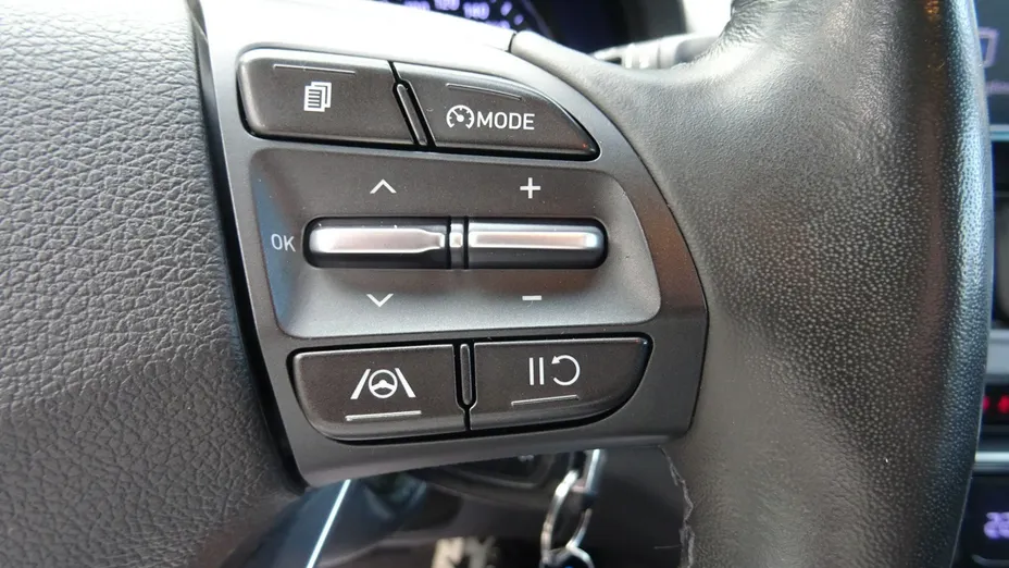 HYUNDAI i30 -