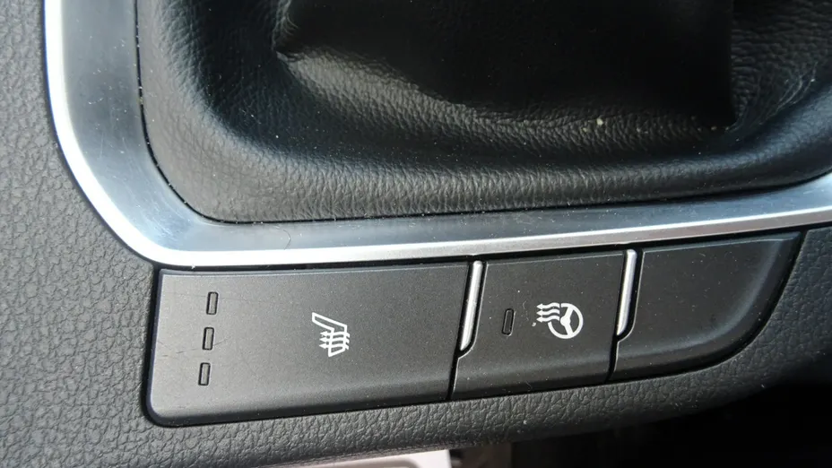 HYUNDAI i30 -