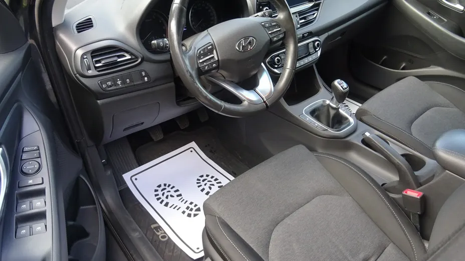 HYUNDAI i30 -