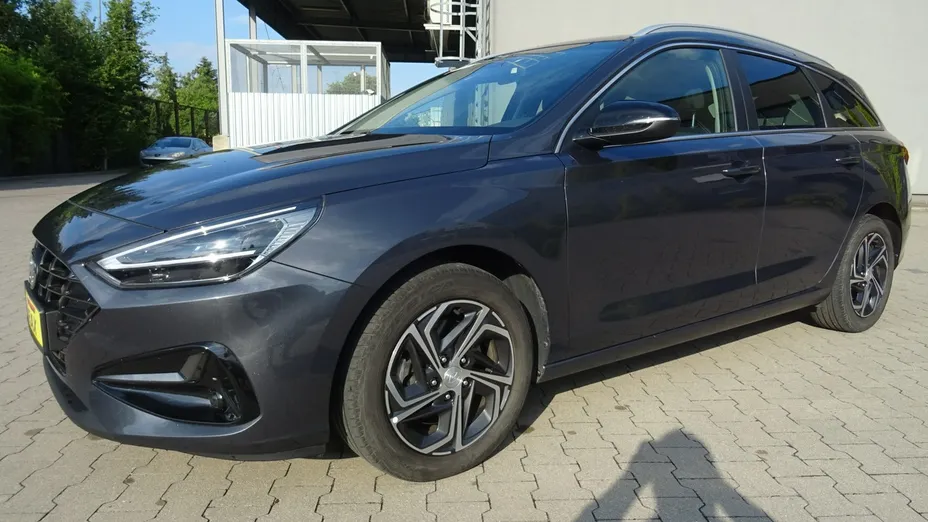 HYUNDAI i30 -
