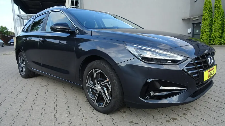HYUNDAI i30 -