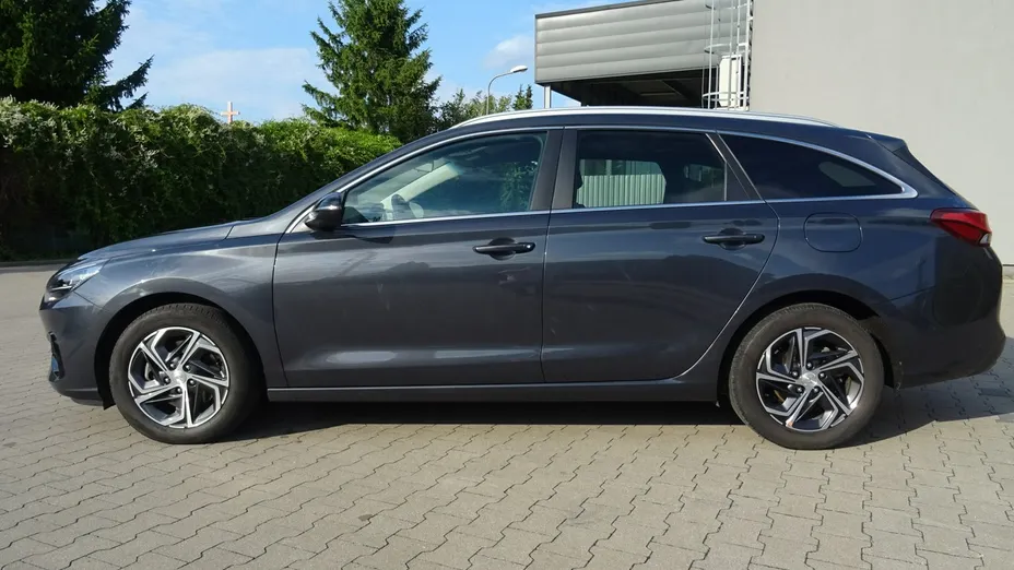 HYUNDAI i30 -
