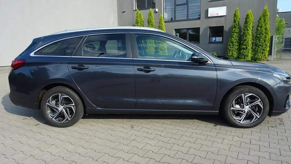 HYUNDAI i30 -