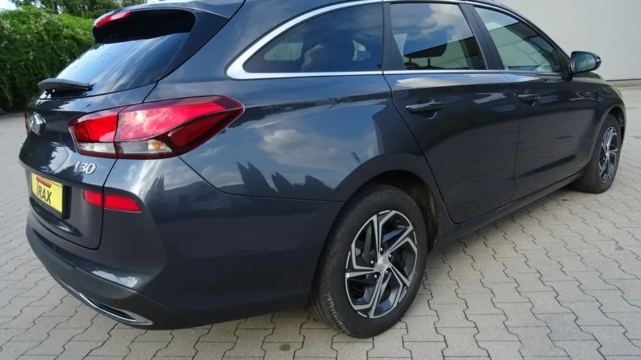 HYUNDAI i30 -