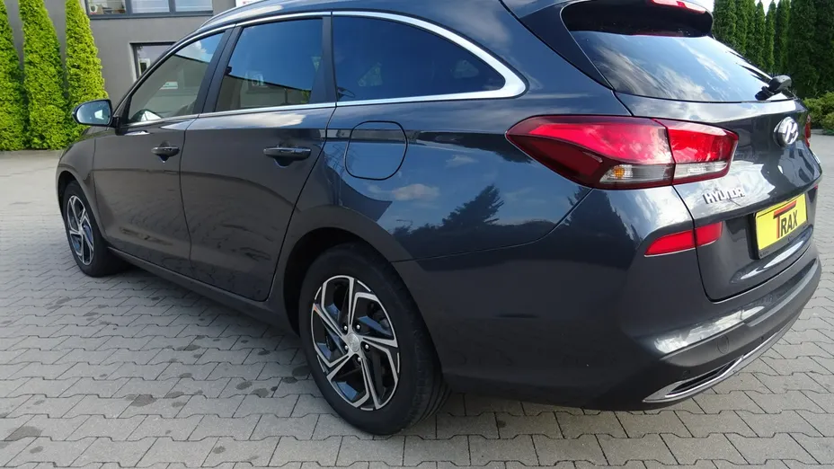 HYUNDAI i30 -