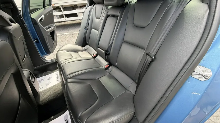 VOLVO S60 -