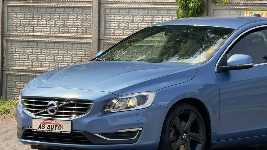 VOLVO S60 -