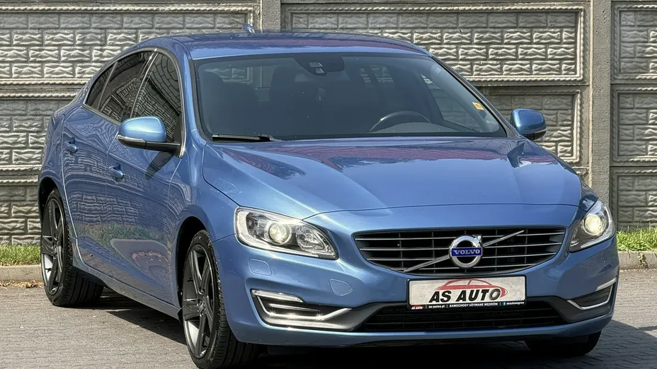 VOLVO S60 -