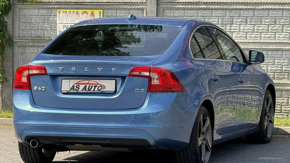 VOLVO S60 -