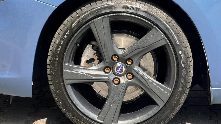 VOLVO S60 -