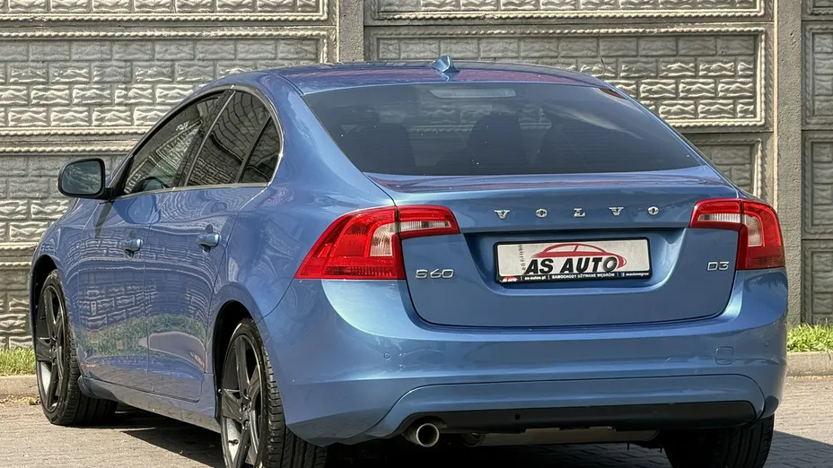 VOLVO S60 -
