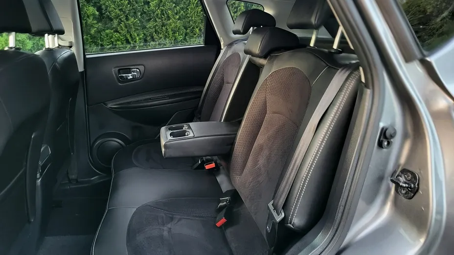 NISSAN Qashqai -