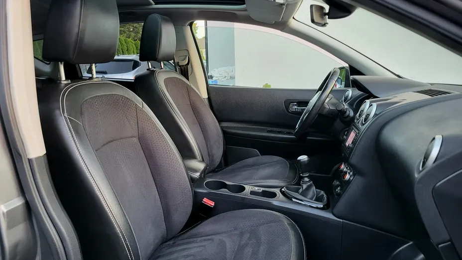NISSAN Qashqai -