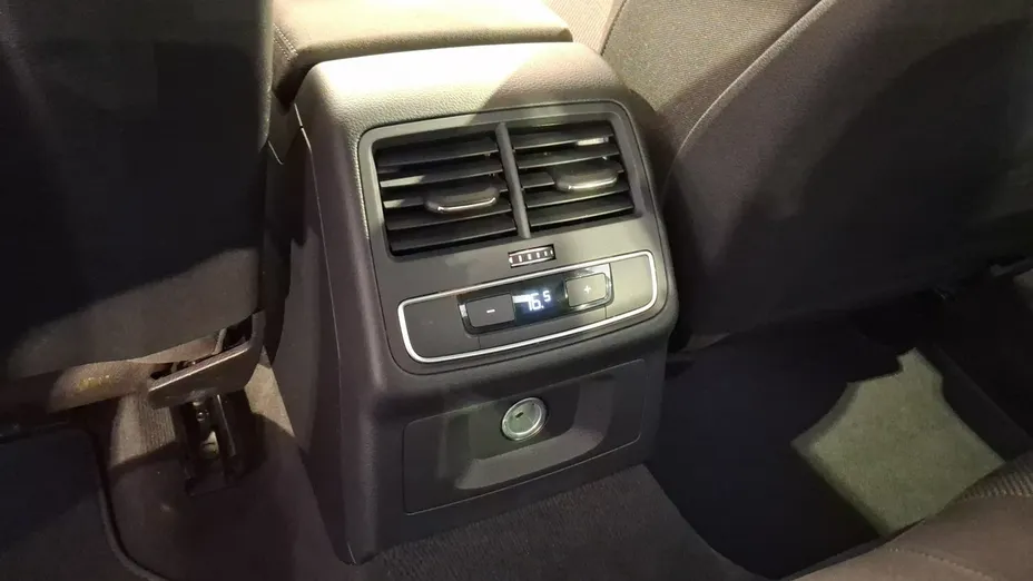 AUDI A4 -