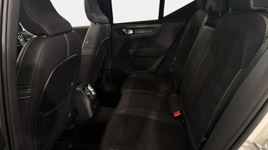 VOLVO XC40 -