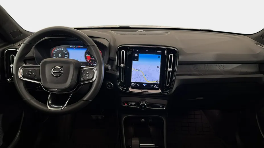 VOLVO XC40 -