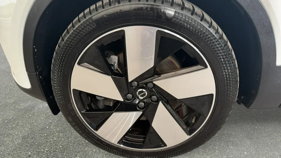 VOLVO XC40 -